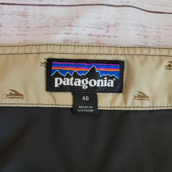 Patagonia Stretch Planing Boardshorts Swim Trunks Leaf Print Mens 40 - Picture 2 of 7
